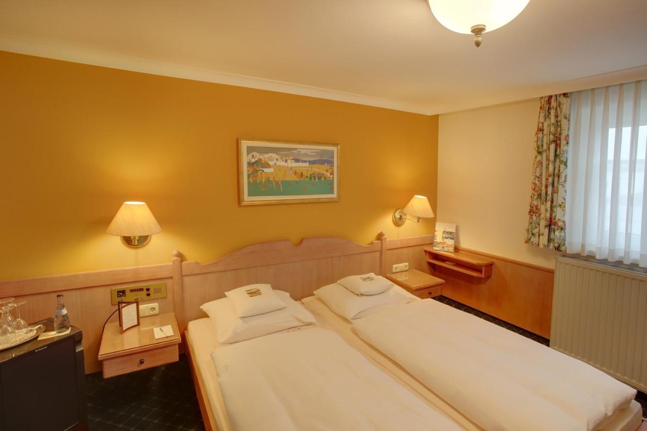 Hotel Brauereigasthof Landwehr-Braeu Reichelshofen Szoba fotó