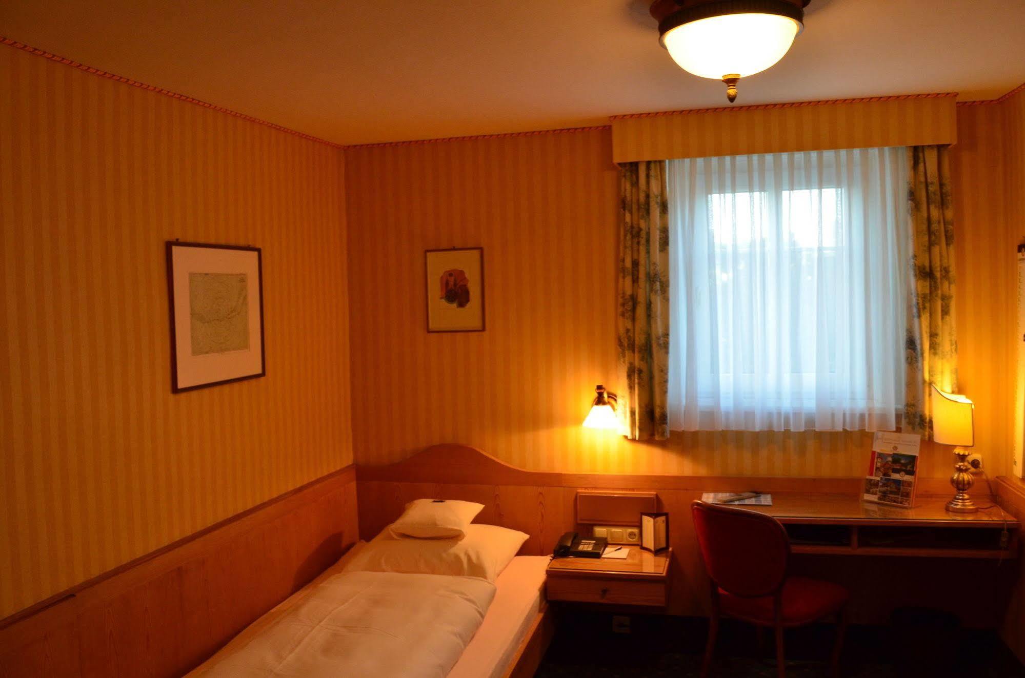 Hotel Brauereigasthof Landwehr-Braeu Reichelshofen Kültér fotó