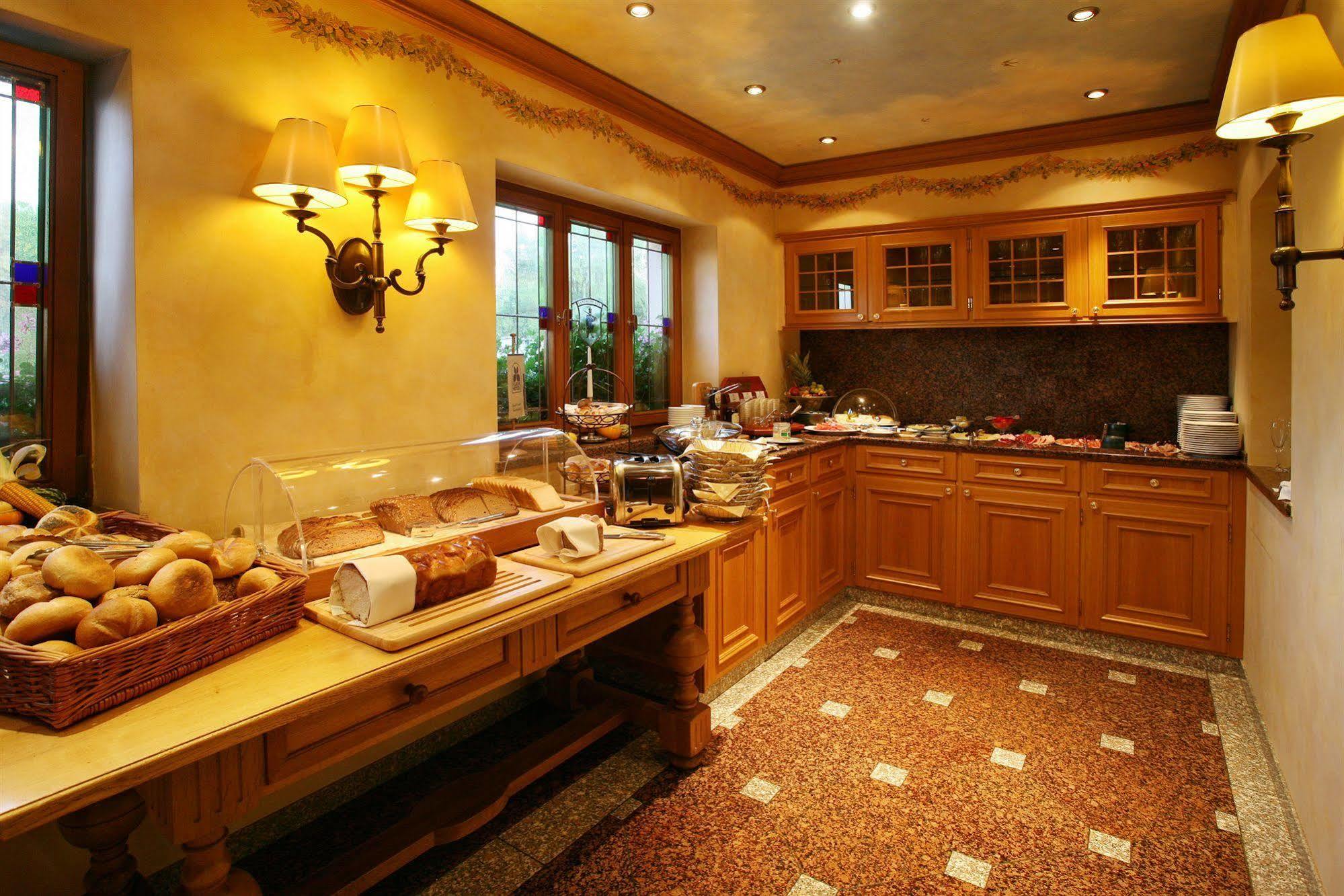 Hotel Brauereigasthof Landwehr-Braeu Reichelshofen Kültér fotó