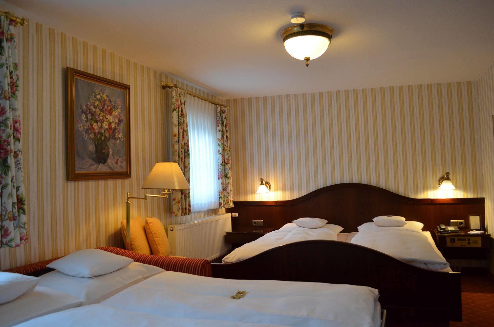 Hotel Brauereigasthof Landwehr-Braeu Reichelshofen Kültér fotó